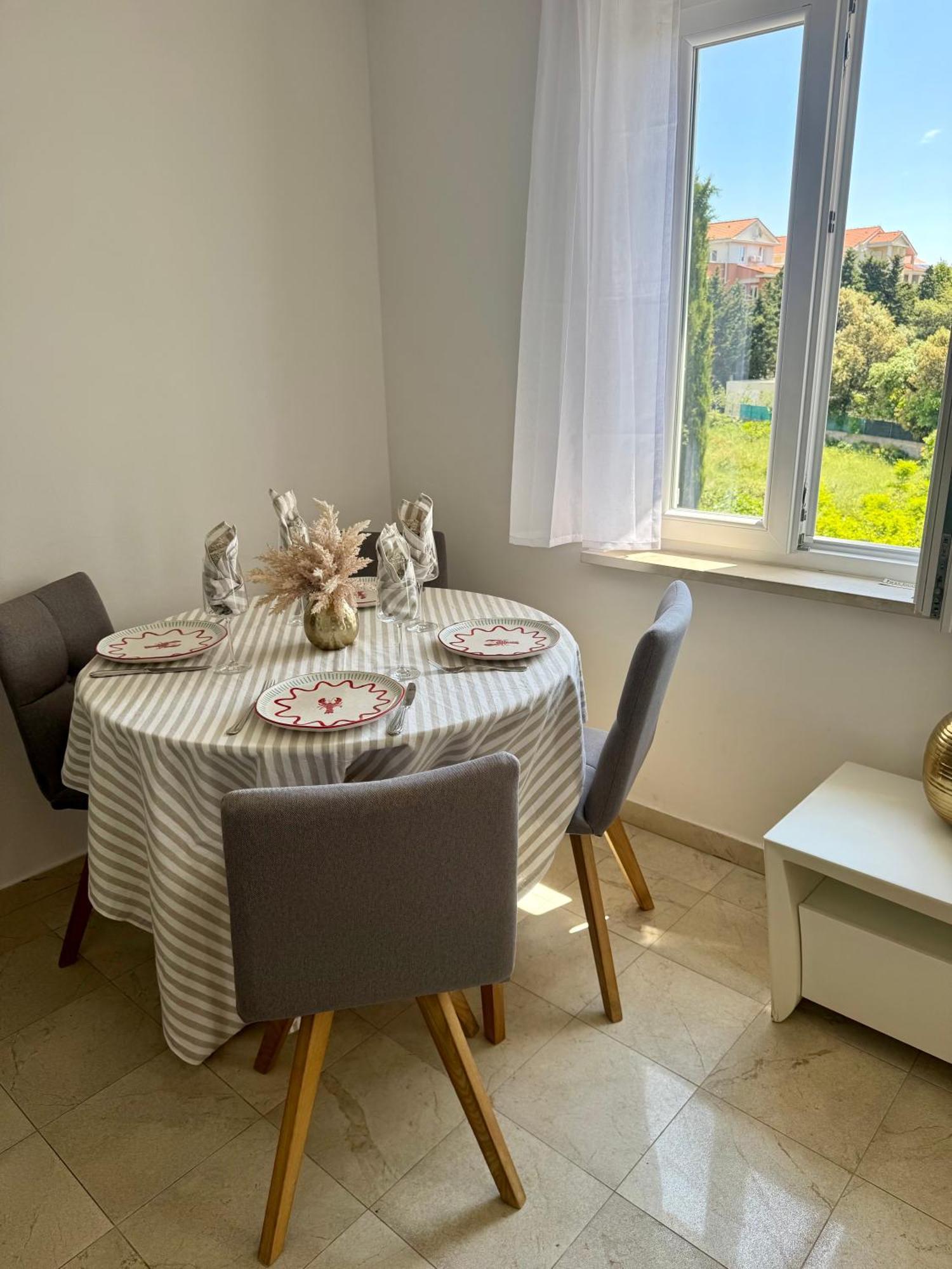 Apartma Toma Novalja