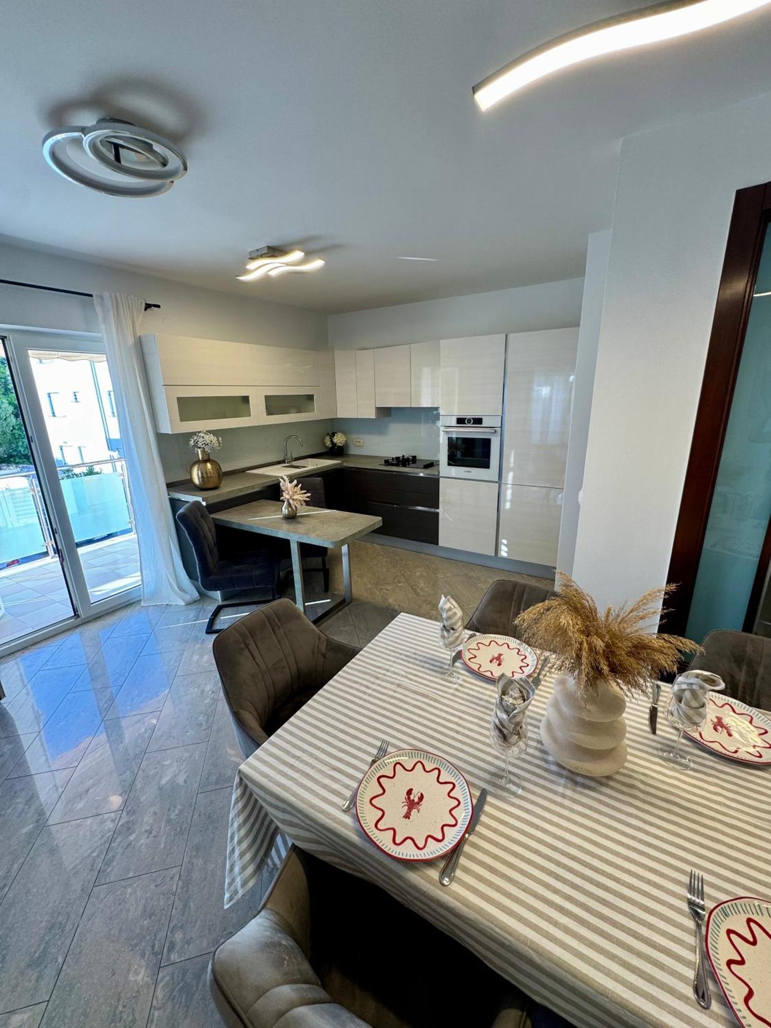 Apartment Toma Novalja